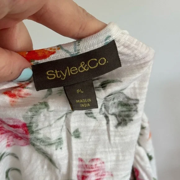 Style & Co T-Shirt White Floral Short Sleeves Petite L NWOT - Picture 4 of 5